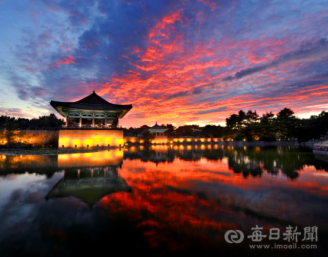 경주 동궁 월지 야경.