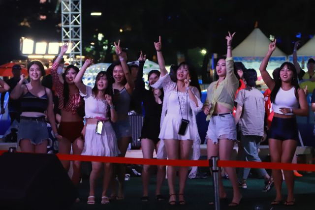 경주세계문화엑스포 여름 풀 축제. 매일 밤 EDM파티가 열린다. 경주세계문화엑스포 제공