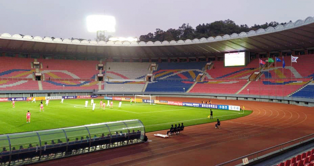 파울루 벤투 감독이 이끄는 한국 축구 대표팀이 15일 오후 5시 30분부터 평양 김일성경기장(5만명 수용)에서 북한과 2022년 카타르 월드컵 아시아지역 2차 예선 H조 3차전을 치르고 있다. 대한축구협회 제공.