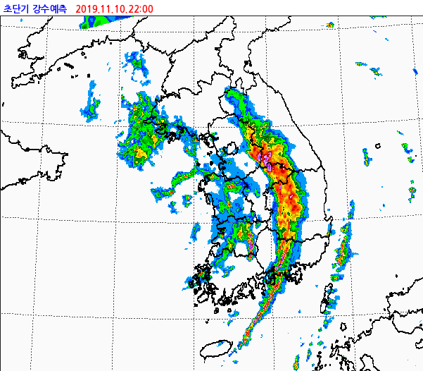 기상청 초단기 강수예측에 따르면 비는 10일 오후 10시 전후부터 대구 서쪽 구미 등의 지역부터 내리기 시작한다. 현재 이 예측대로 비가 내리고 있다. 기상청