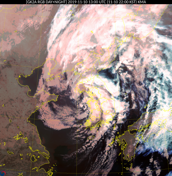10일 오후 10시 50분 기준 한반도 위성 영상. 기상청