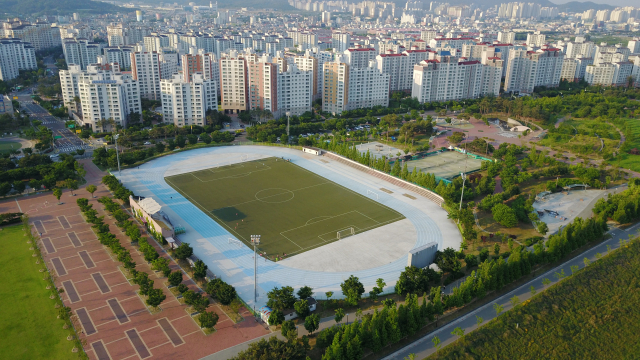 대구 동구 율하체육공원 박주영 축구장의 모습. 대구 동구청 제공.