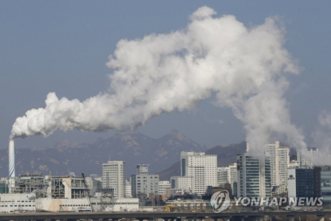 정부가 겨울철 미세먼지 감출을 위해 발전소 출력을 제한한다. 연합뉴스