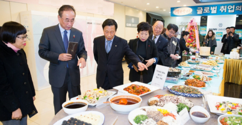 장세용(왼쪽 두번째) 경북 구미시장이 