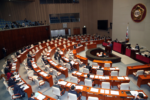 정세균 국무총리가 지난 11일 오전 국회에서 열린 예산결산특별위원회 전체회의에서 제안설명을 하고 있다. 연합뉴스