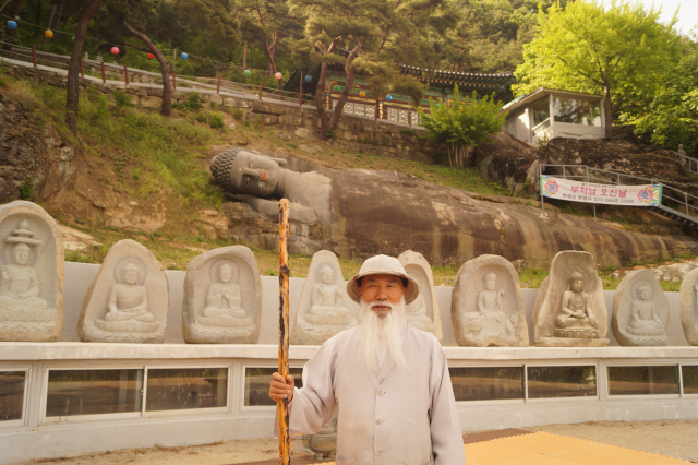 경북 구미시 장천면 천생사 석불스님. 전병용 기자