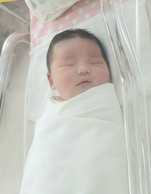 김민지(36)·배상현(36) 부부 첫째 아들 꽃봄이(3.4kg) 5월 13일 출생