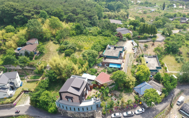 5일 오전 경남 양산시 하북면 지산리 평산마을 일대. 문재인 대통령 내외는 퇴임 후 이 마을 한 주택을 사저로 사용한다. 연합뉴스