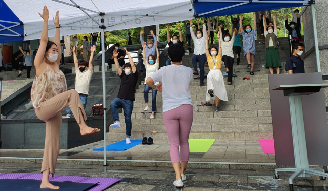 대구 수성구립 범어도서관이 야외광장에서 운영한 