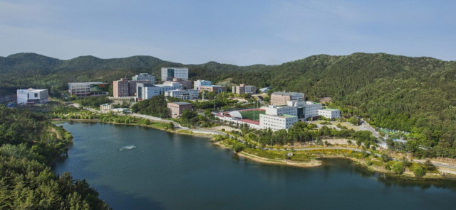 경북 구미권 대학들이 등록금 일부 반환을 잇따라 결정하고 있다. 사진은 경운대학교 전경. 매일신문 DB