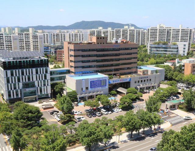 대구 달서구 한 마을기업이 보조금으로 산 차량을 구의원에 제공해 논란이 일고 있다. 사진은 달서구청 전경. 매일신문 DB