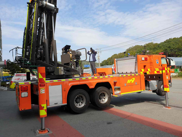 대구도 고층 건축물 화재 진압을 위해 내년에 70ｍ 소방사다리차를 2대 도입한다. 대구시 제공