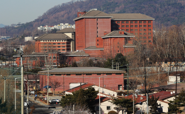 코로나19 집단감염으로 용산 미군기지에 내려진 