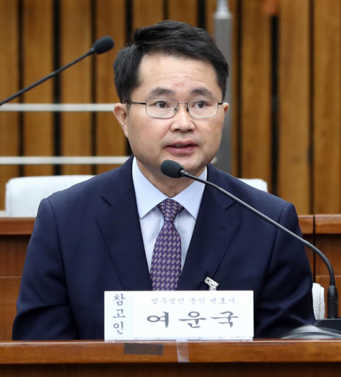 김진욱 고위공직자범죄수사처 처장은 28일 공수처 차장으로 판사 출신 여운국 변호사를 제청한다고 28일 밝혔다. 여 변호사는 서울대 법대 출신으로 1997년 대전지법을 시작으로 수원지법·서울중앙지법·서울고법 등에서 판사로 근무하다가 2016년 사임했다. 그는 지난 26일 대한변호사협회로부터 오는 5일 퇴임하는 박상옥 대법관의 후임으로 추천되기도 했다. 사진은 여운국 변호사. 연합뉴스