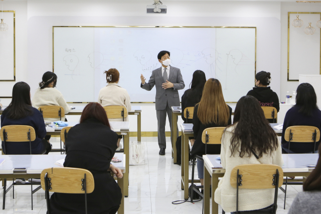 박승호 계명문화대 총장이 찾아가는 신입생 환영식을 진행하고 있다. 계명문화대 제공