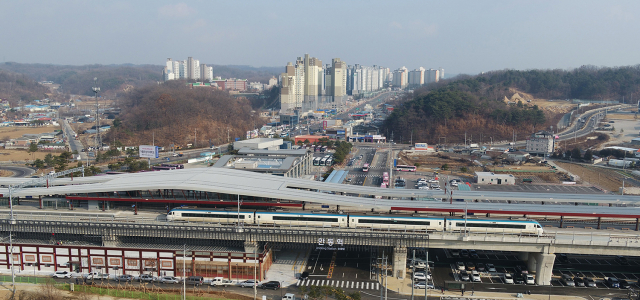 안동시가 안동 중앙선~문경 점촌 중부선을 연결하는 경북내륙선 철도연결사업을 4차국가철도망구축계획에 포함시키기 위해 노력하고 있다. 사진은 중앙선 안동역 모습. 매일신문 D/B