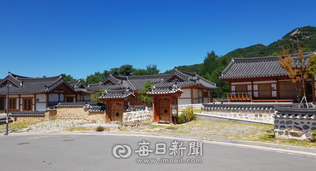 경북도청 신도시 내 한옥견본주택 전경. 김영진 기자