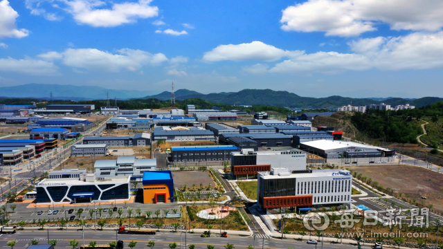 경산지식산업지구는 1단계 사업이 마무리 단계로, 147개 업체에서 산업용지를 분양받아 이 가운데 70여개 업체들이 입주해 공장을 가동중이다. 경산시 제공