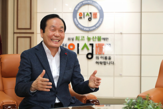 김주수 경북 의성군수가 코로나19 장기화에 따른 지역 경제 회복을 위해 