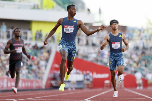 27일 미국 오리건주 유진에서 열린 도쿄올림픽 육상 미국 대표 선발전 남자 200ｍ 준결선에서 19초88로 전체 1위에 오른 이리언 나이턴(미국). 연합뉴스