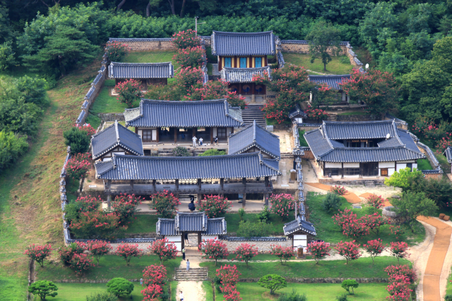 병산 뷰 포인트에서 내려다 본 병산서원 전경