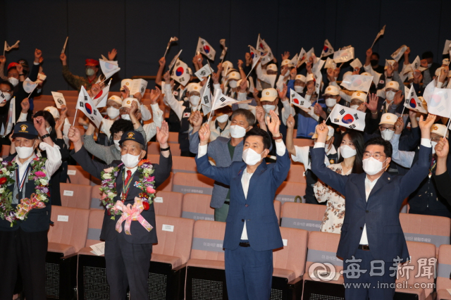 9월 14일 경북 포항시 남구 문화예술회관에서 6·25 전쟁 당시 북진 교두로를 마련한 전승으로 기억되는 형산강 도하작전 전승 기념행사가 열렸다. 포항시 제공