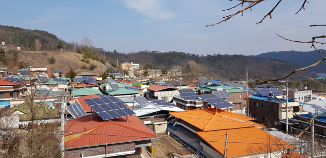 영양군이 3년 연속으로 신재생에너지 융복합 지원사업에 선정됐다. 올해는 영양읍과 일월면, 수비면 일대에 에너지 자립마을 조성에 나선다. 사진은 사업 모습. 매일신문 D/B