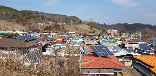 영양군이 3년 연속으로 신재생에너지 융복합 지원사업에 선정됐다. 올해는 영양읍과 일월면, 수비면 일대에 에너지 자립마을 조성에 나선다. 사진은 사업 모습. 매일신문 D/B