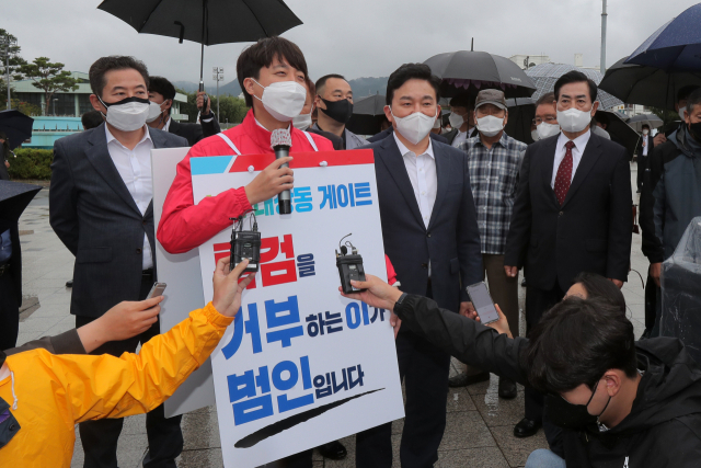 국민의힘 이준석 대표가 11일 오후 광주 동구 5·18민주광장에서 