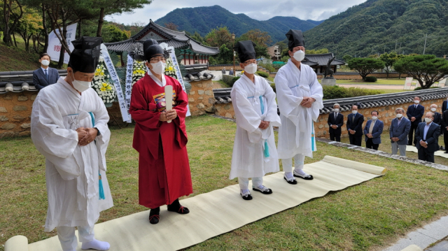 문경출신 의병대장 운강 이강년 선생 113주기 추모제향이 진행되고 있다. 문경문화원 제공