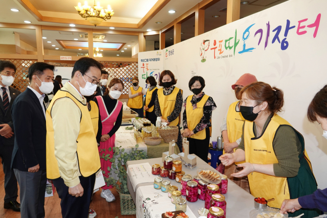 창녕군이 12월 18일까지 매주 토요일 우포따오기 장터를 운영하고 있다. 창녕군 제공