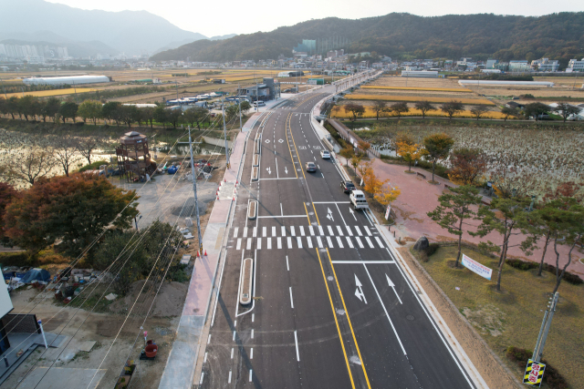 경북 구미시는 선산대로(지산동)에서 낙동강체육공원을 잇는 4차로 전구간을 개통했다고 2일 밝혔다. 구미시 제공