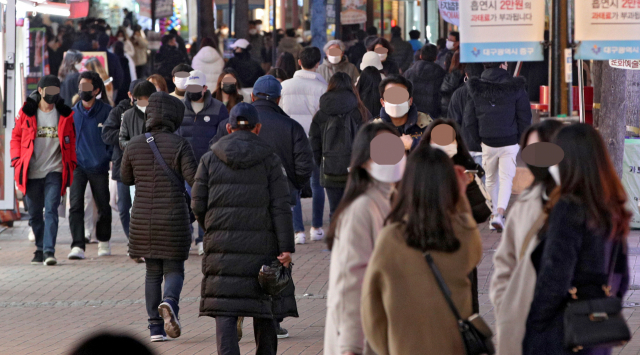 인간은 친화력을 무기삼아 혹독한 진화에서 살아남았다. 매일신문 DB