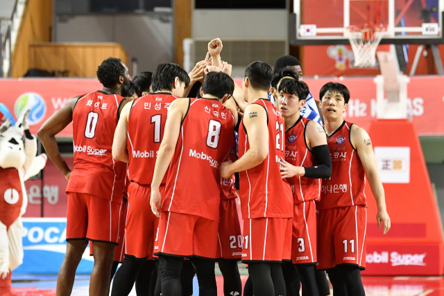 프로농구 대구 한국가스공사 페가수스가 3일 대구실내체육관에서 열린 안양KGC와 2021-2022 프로농구 정규리그 마지막 대결에서 102대85 대승을 거뒀다. 이날 승리로 가스공사는 창단 첫 6강 플레이오프 진출을 확정지었다. KBL 제공