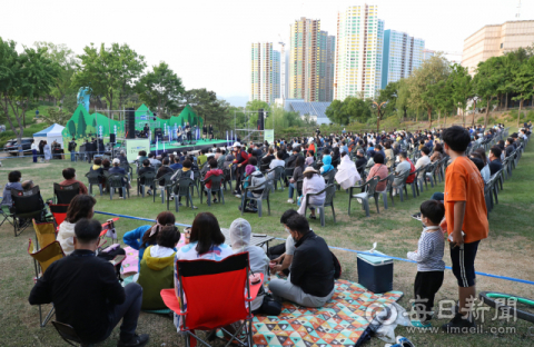 코로나 신규 확진자 다시 증가…실외 노마스크·연휴 여파?