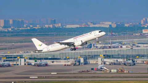 보잉 넘을 항공굴기? 중국 자체 여객기 개발→ 자국 항공사에 인도