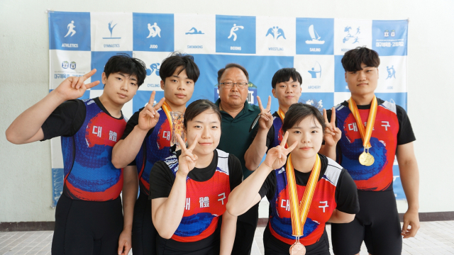 제94회 전국남자역도선수권대회에서 고등부 한국 신기록 달성 및 금 5개, 동 5개의 성적을 올린 대구체육고등학교 역도부. 대구시교육청 제공