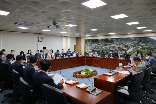 영주시의회가 긴급 간담회를 하고 있다. 영주시의회 제공