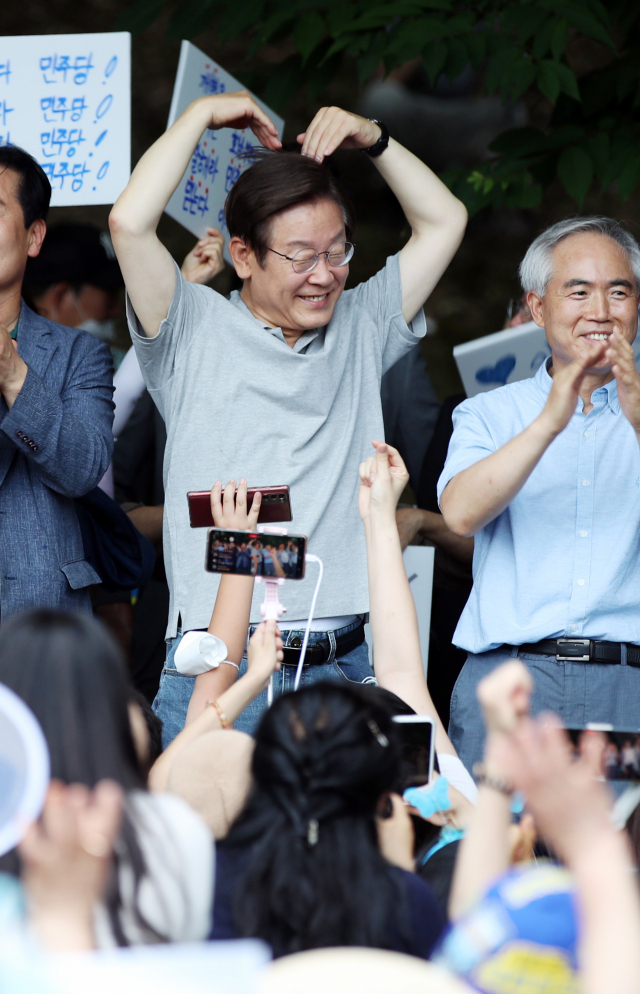 10일 오후 광주 서구 5·18 기념공원에서 열린 