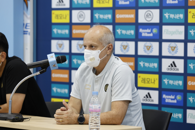 14일 자진사퇴한 대구FC 알렉산더 가마 전 감독