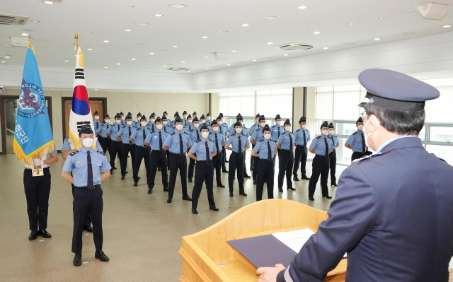 1일 오전 영진전문대 글로벌캠퍼스 국제세미나실에서 열린 제8기 공군 부사관학군단 입단식 모습. 영진전문대