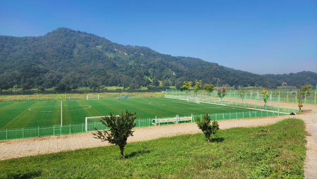 상주 중동강변축구장에서 열린 유소년 축구대회 한 장면.