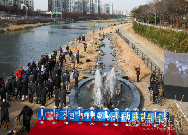 13일 오후 대구 신천 상동교 우완 둔치에서 