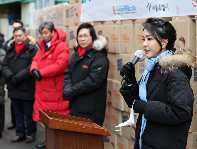 김건희 여사가 22일 서울 중구 남대문 쪽방촌에서 열린 