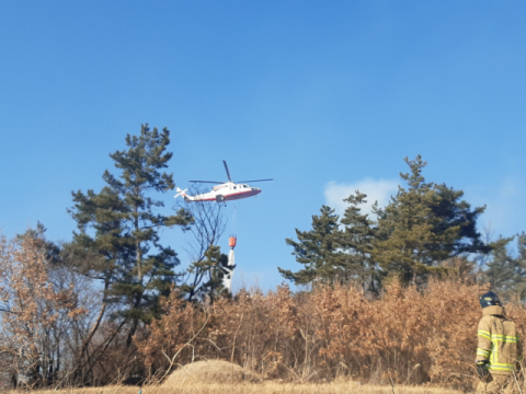 경북 영천시 대창면 사리리 야산서 쓰레기 소각 부주의 추정 산불 