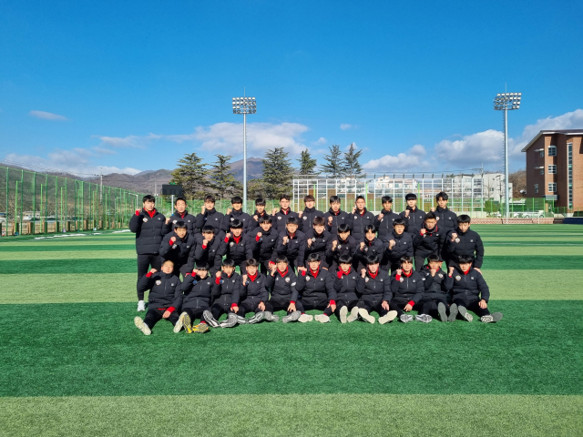 김천상무프로축구단 18세 이하(U-18)팀 단체사진. 김천상무 제공