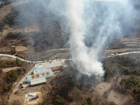  군위군 소보면 야산 산불 발생 57분 만에 주불 진화  