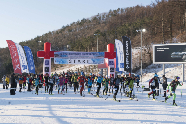 2019년 대한산악연맹이 개최한 산악스키대회 출발 모습. 대한산악연맹 제공