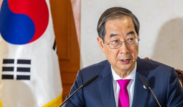 한덕수 국무총리가 12일 오후 서울 종로구 정부서울청사에서 열린 제19차 학교폭력 대책위원회에 참석해 발언하고 있다. 연합뉴스