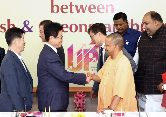 경북도는 22일 인도 우타르 프라데시(Uttar Pradesh) 주에서 요기 아디티아나트(Yogi Adityanath) 총리와 만나 상호교류 협약을 맺었다. 경북도 제공